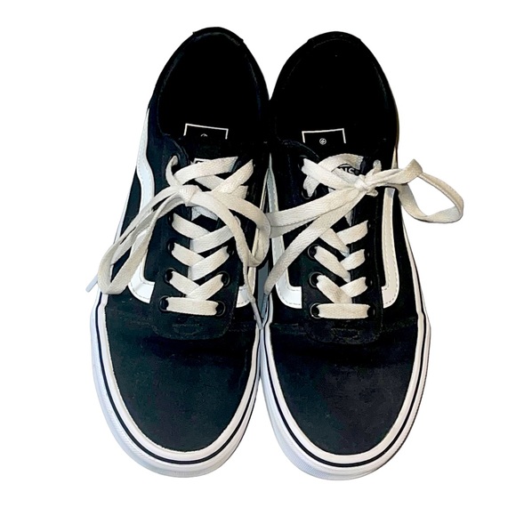 Women’s Vans Old Skool Lace Up Skate Sneakers Black and White Size 6 US - Picture 2 of 13